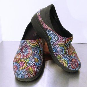 Crocs Neria Pro II Clogs Sz-W7 Graphic Circles